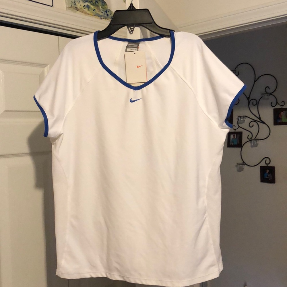 Nike dri fit shirt women’s sz xl (16-18 nw Wth tag